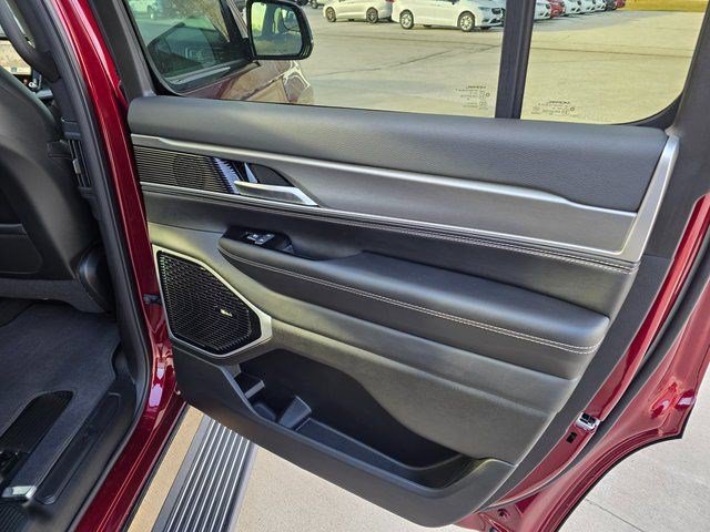 New 2026 Jeep Grand Wagoneer Limited w/ Premium Group II AWD/4WD image 16