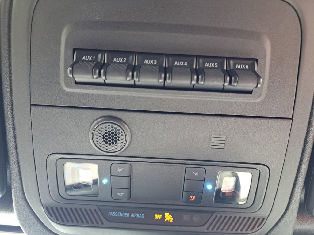 Used 2025 Ford Bronco Badlands image 17