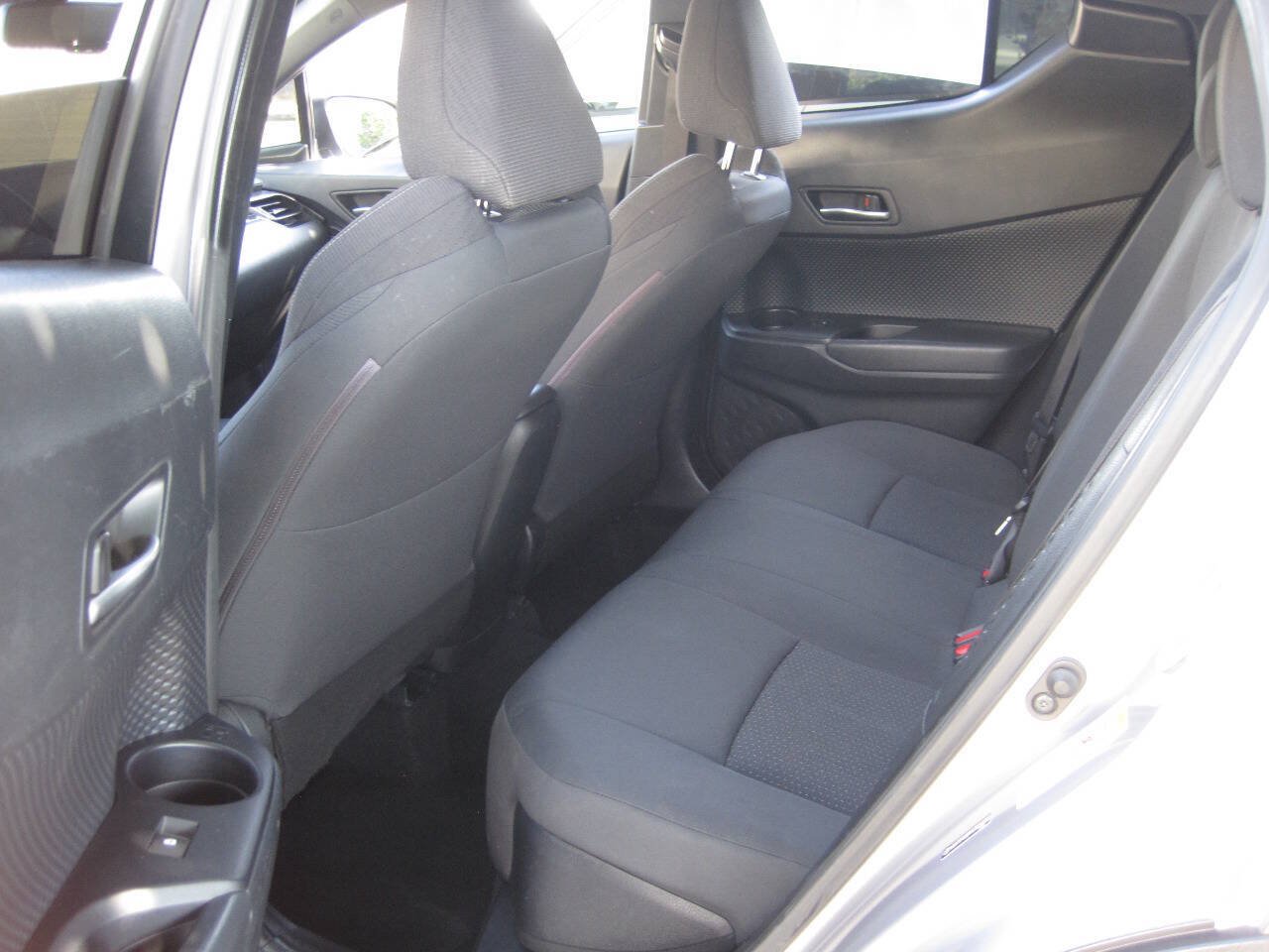 Used 2018 Toyota C-HR XLE FWD image 23