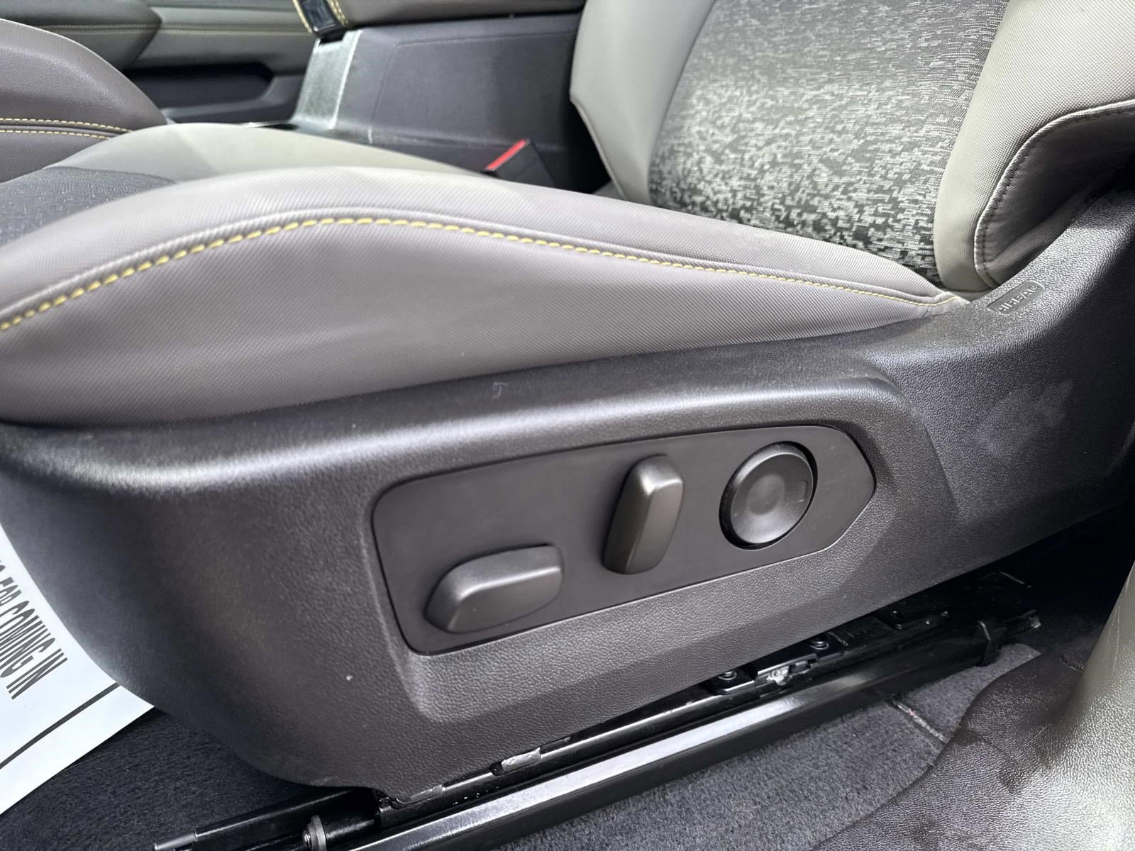 Used 2024 Chevrolet Colorado ZR2 w/ Safety Package AWD/4WD image 20
