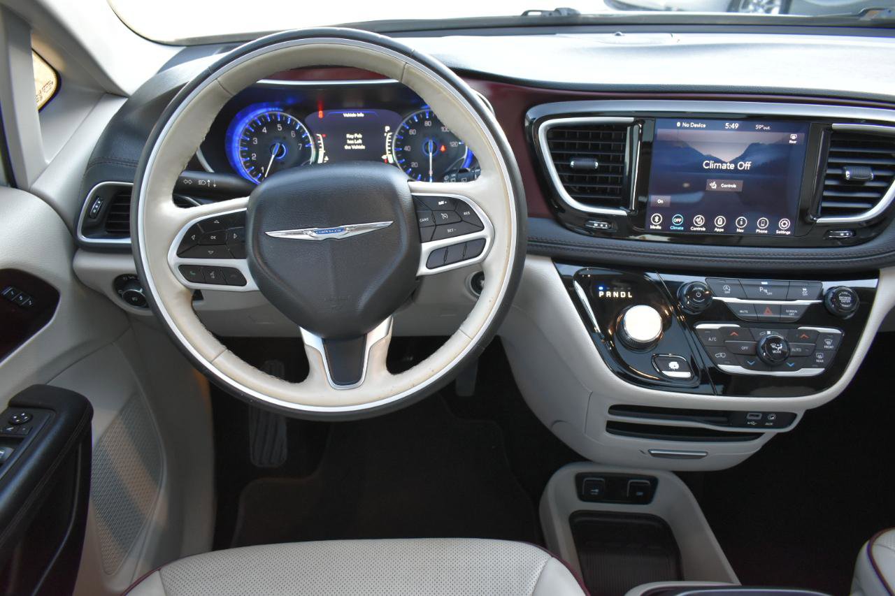 Used 2020 Chrysler Pacifica Limited image 12