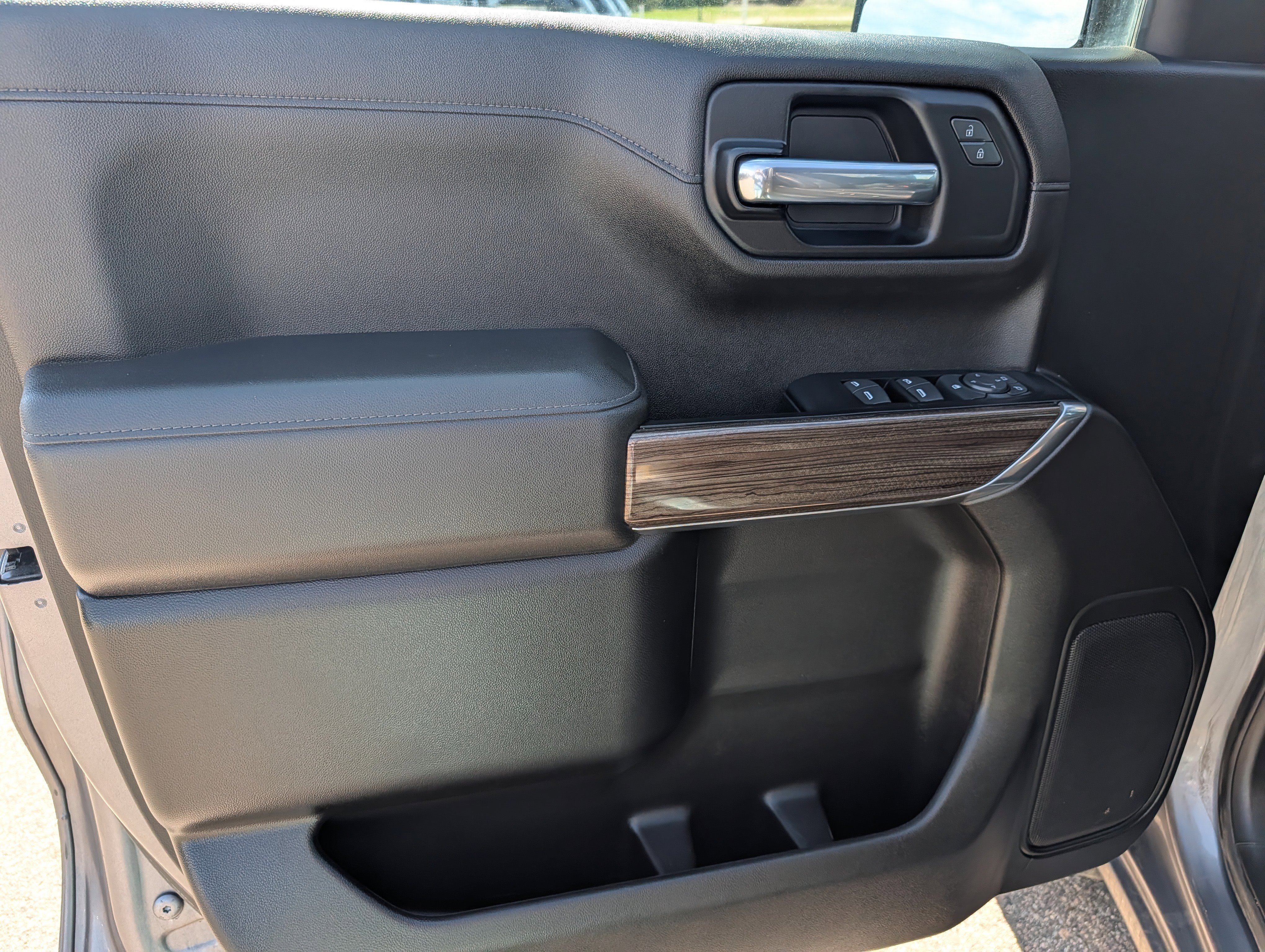 Used 2022 Chevrolet Silverado 1500 RST AWD/4WD image 21