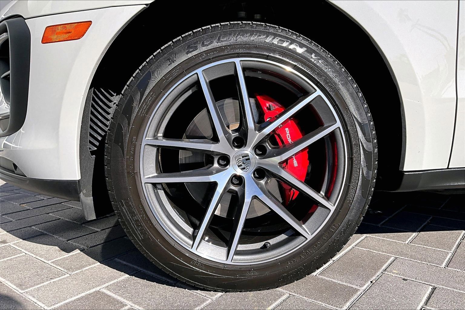 Used 2022 Porsche Macan S image 9