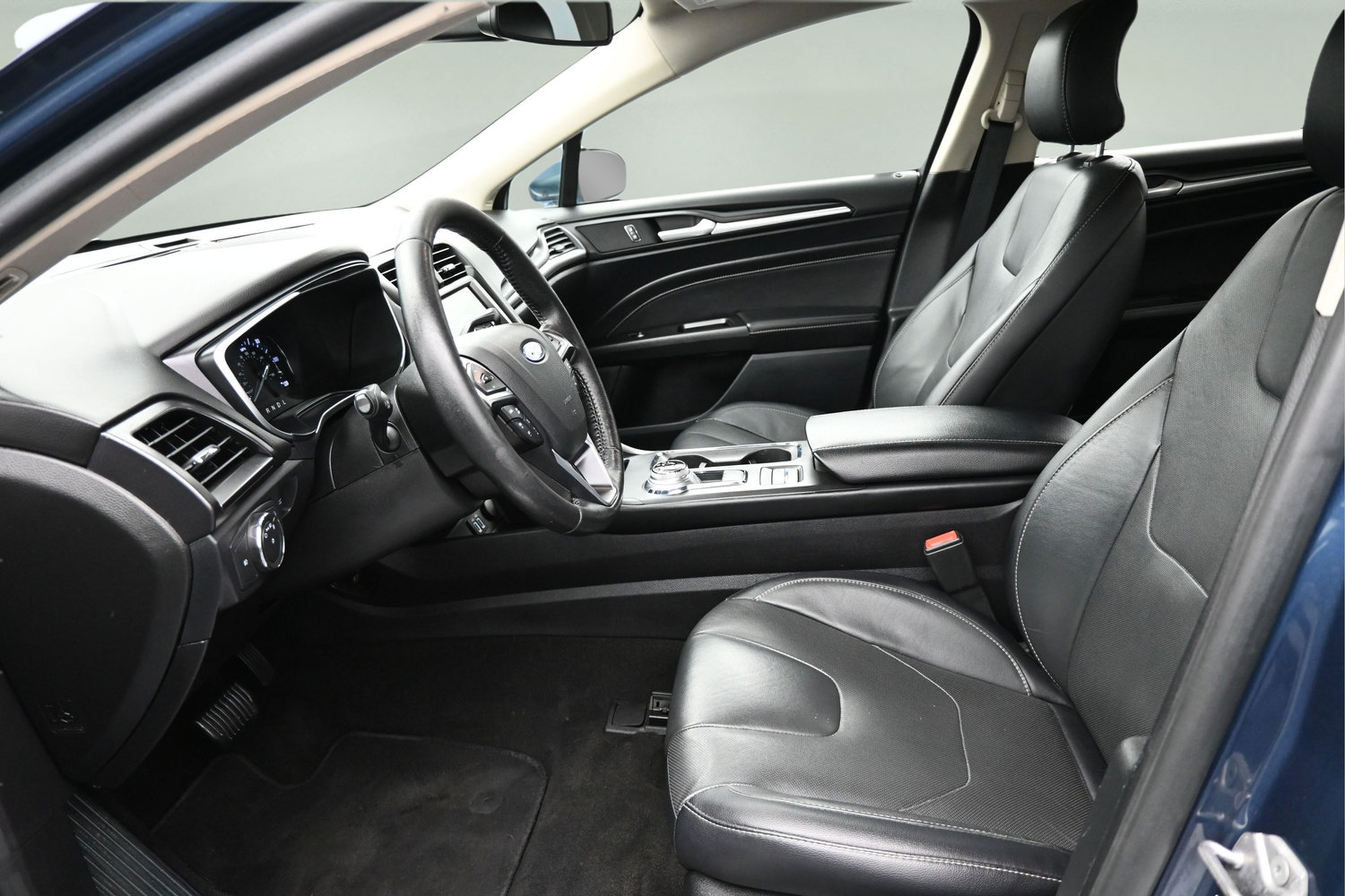 Used 2019 Ford Fusion Energi Titanium FWD image 21