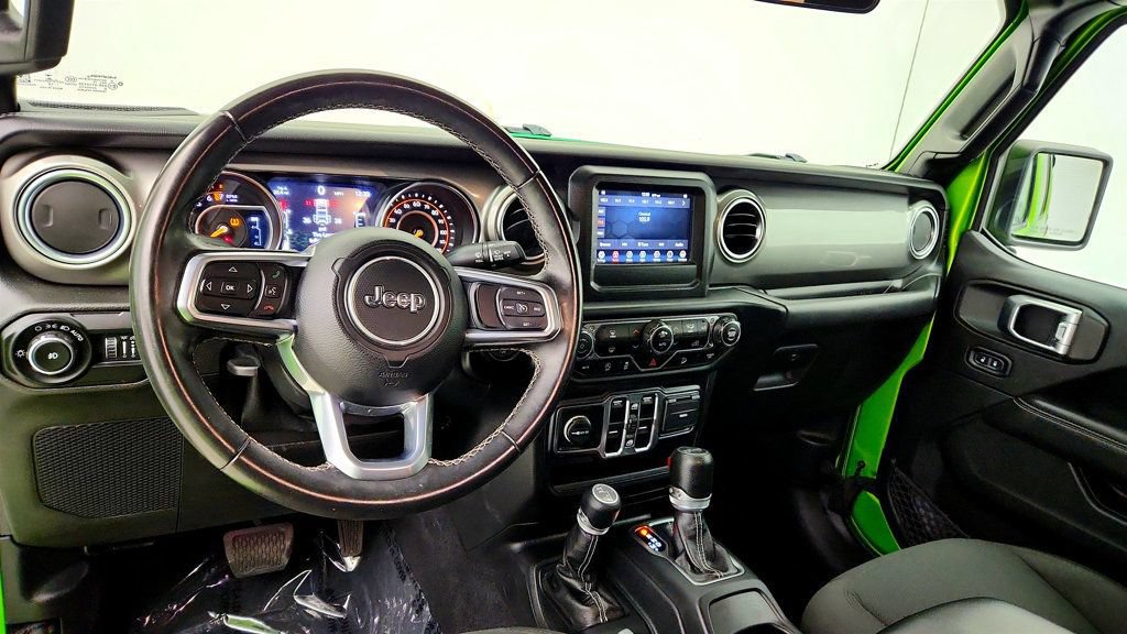 Used 2019 Jeep Wrangler Unlimited Sahara AWD/4WD image 13
