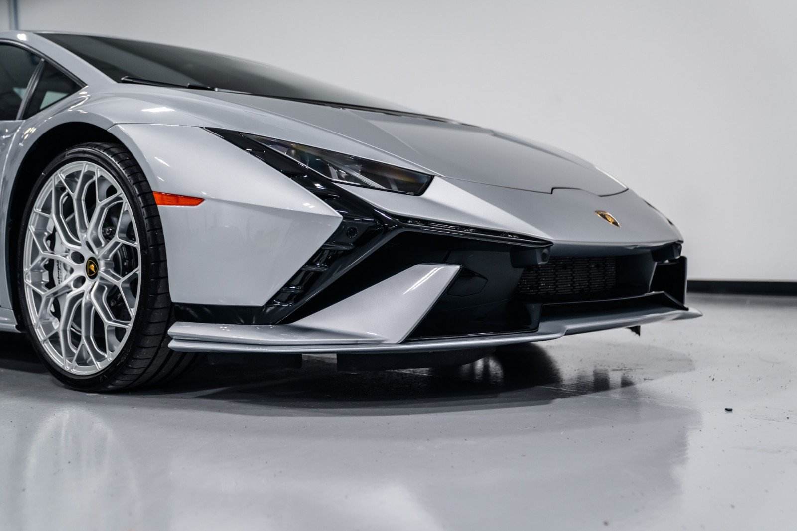 Used 2023 Lamborghini Huracan Tecnica RWD image 30