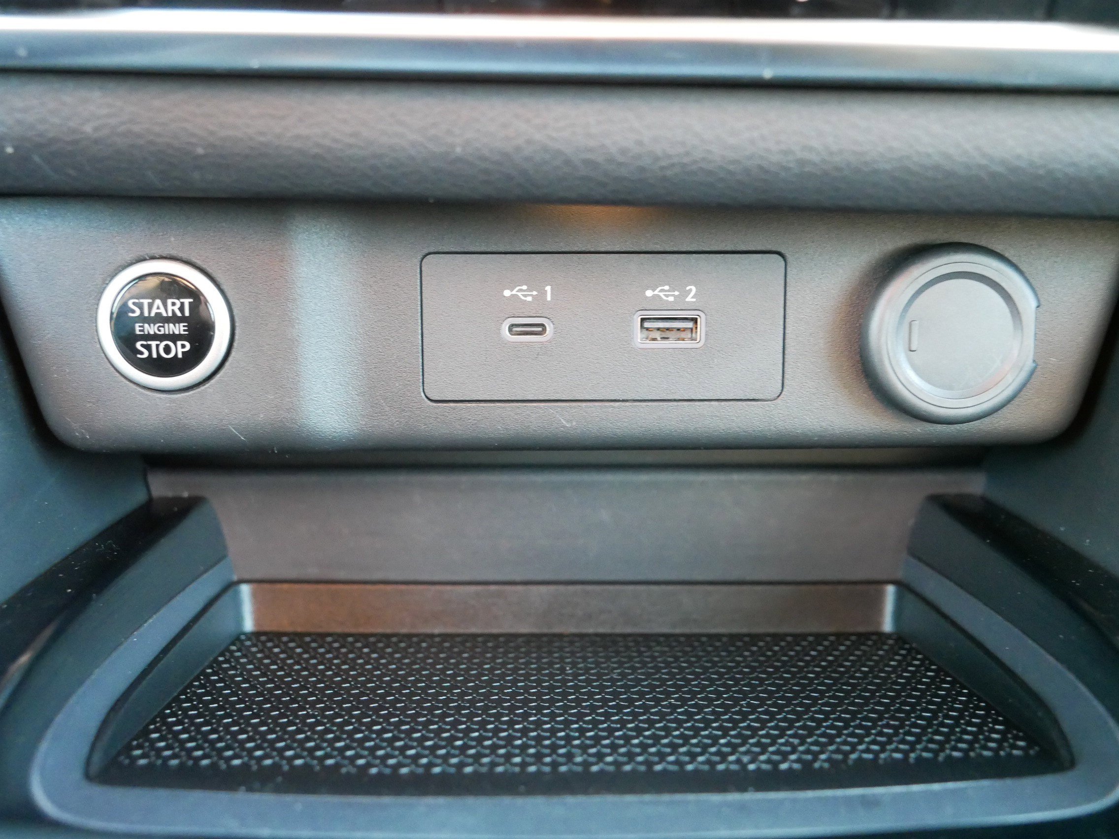 Certified 2022 Nissan Rogue SV image 33