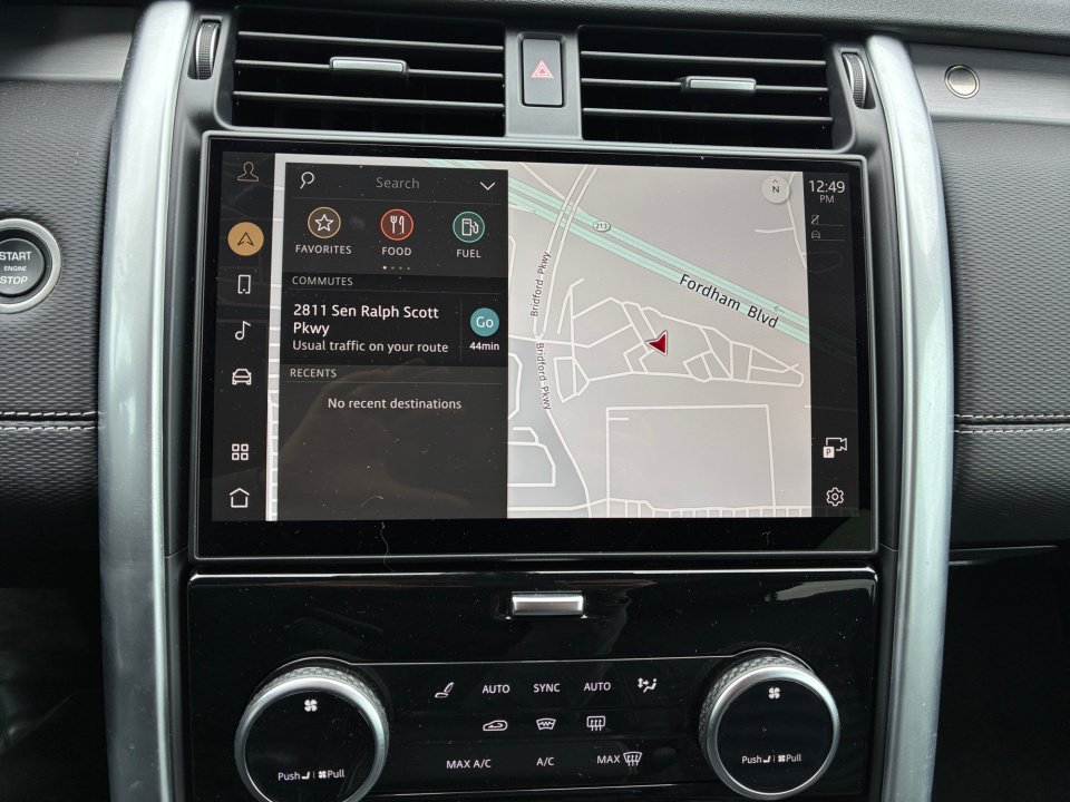 Certified 2025 Land Rover Discovery Dynamic SE AWD/4WD image 17
