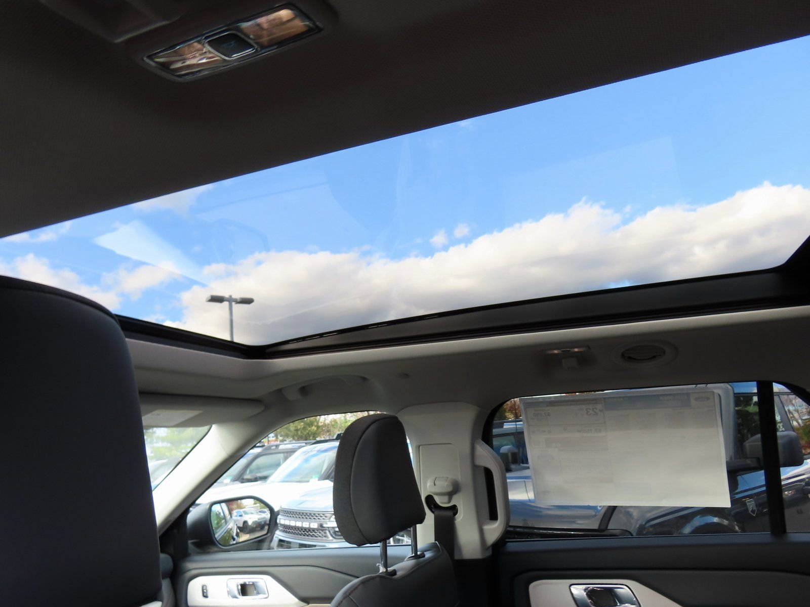 New 2026 Ford Explorer Active w/ Active Comfort Package AWD/4WD image 15