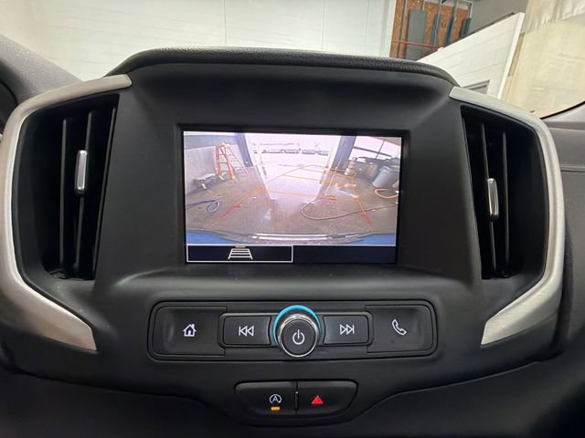 Used 2024 GMC Terrain SLE w/ Driver Convenience Package image 17