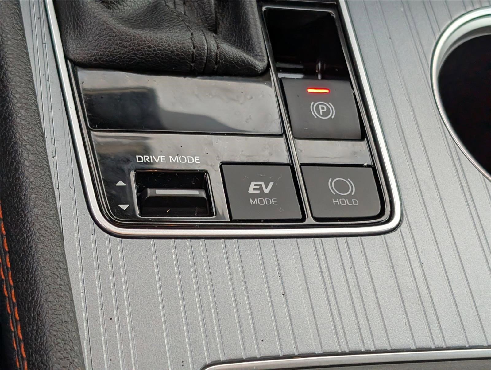 Used 2024 Toyota Sienna XSE w/ XSE Plus Package image 27