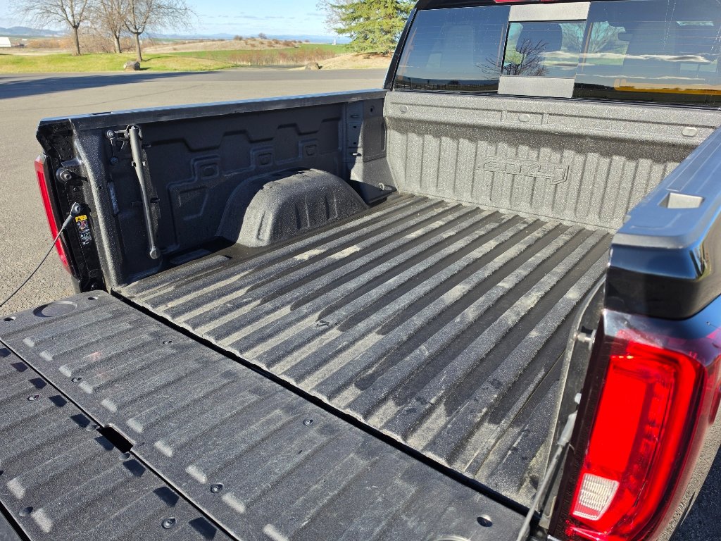 Used 2024 GMC Sierra 1500 AT4 w/ Technology Package image 8