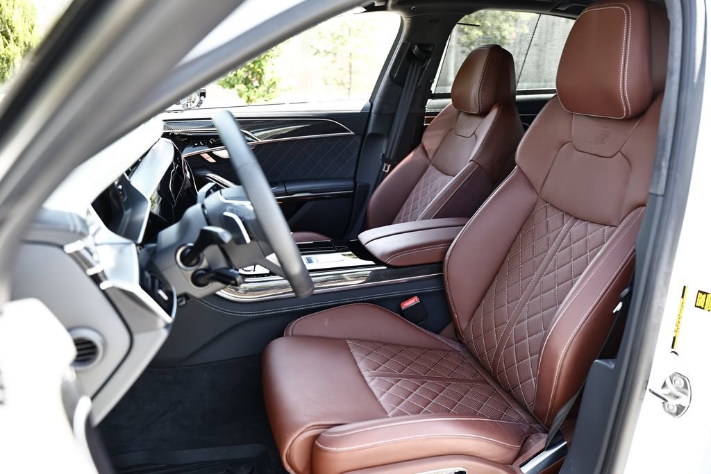 Used 2025 Audi S8 AWD/4WD image 21