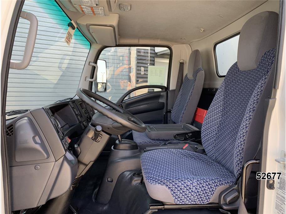 Used 2023 Isuzu NPR RWD image 26