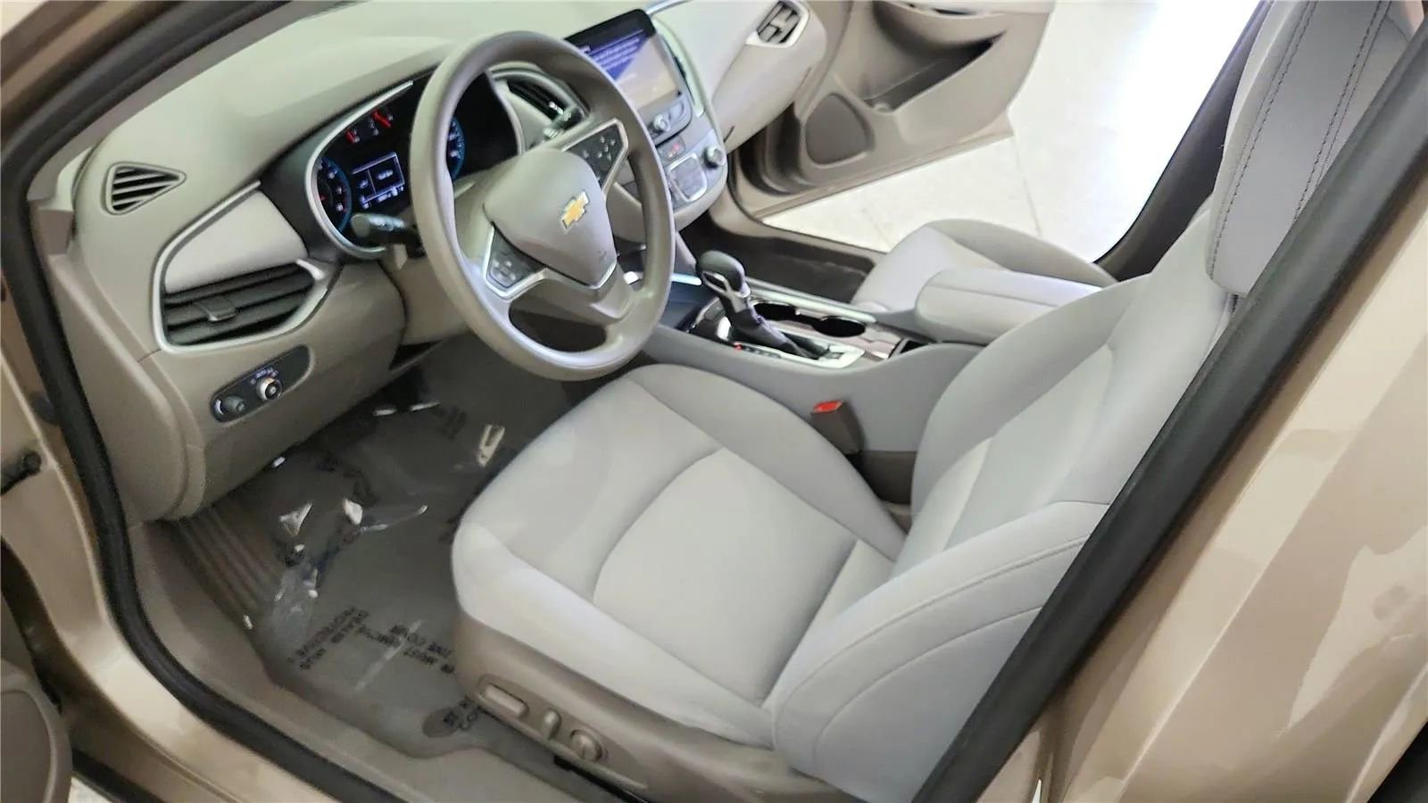 Used 2022 Chevrolet Malibu LT image 22