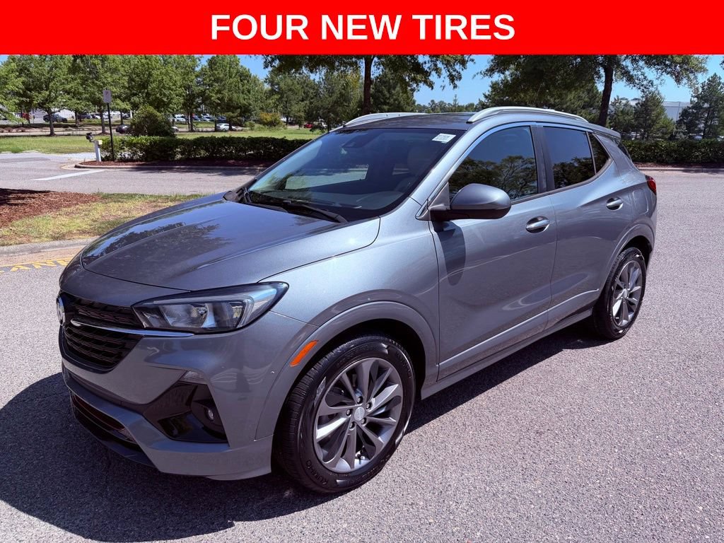 Used 2021 Buick Encore GX Select w/ Sport Touring Package FWD image 3
