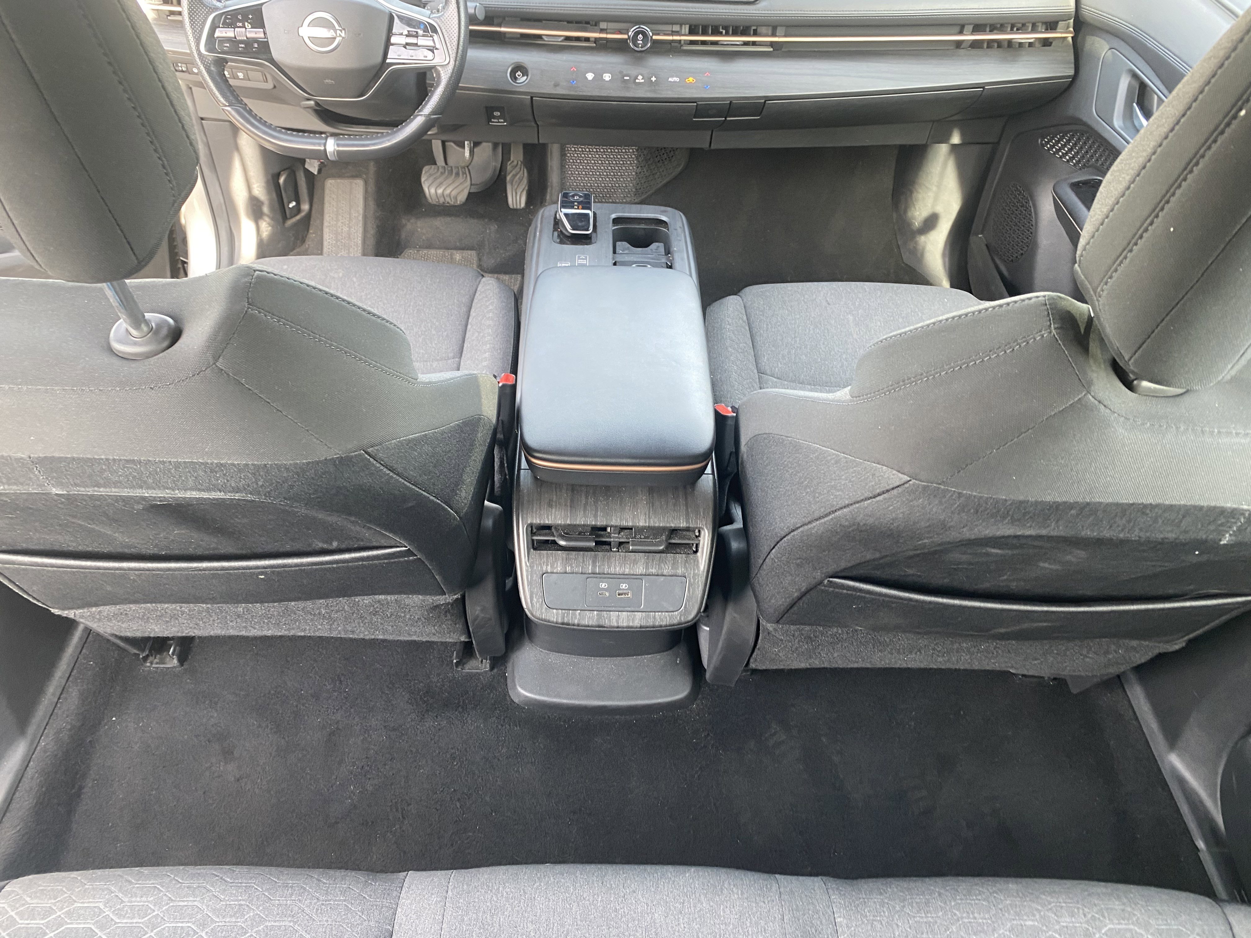 Used 2023 Nissan Ariya FWD image 17