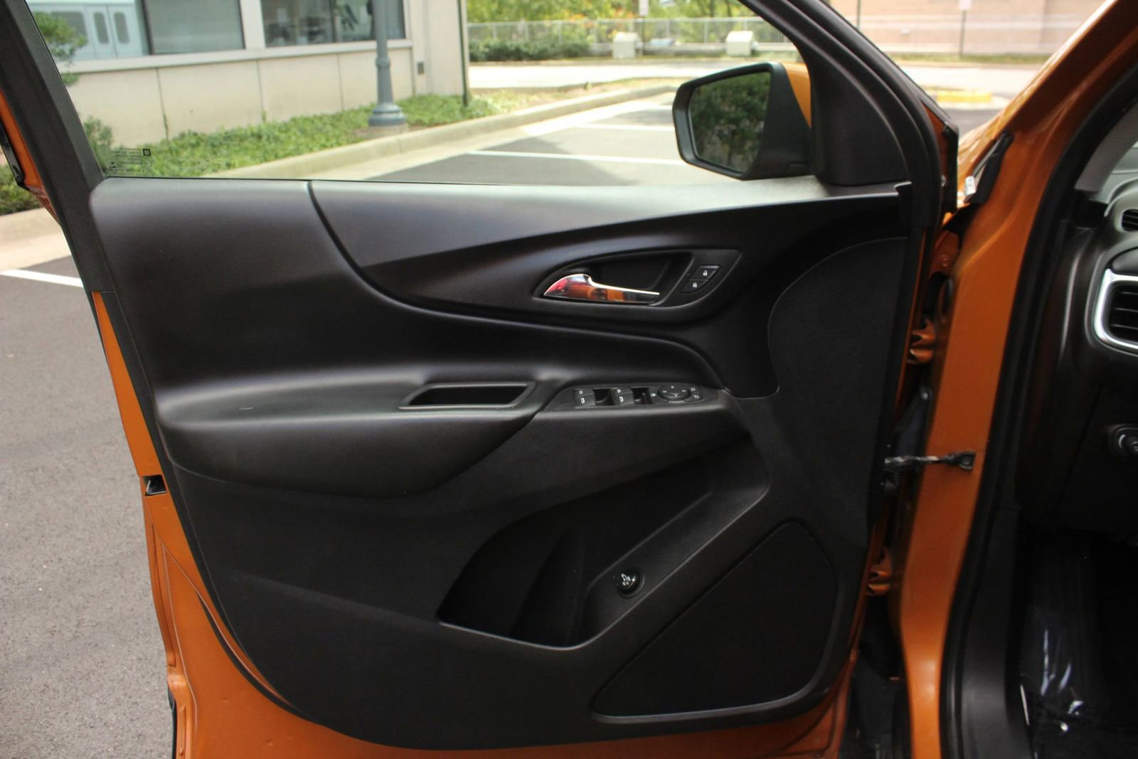 Used 2019 Chevrolet Equinox LT FWD image 15