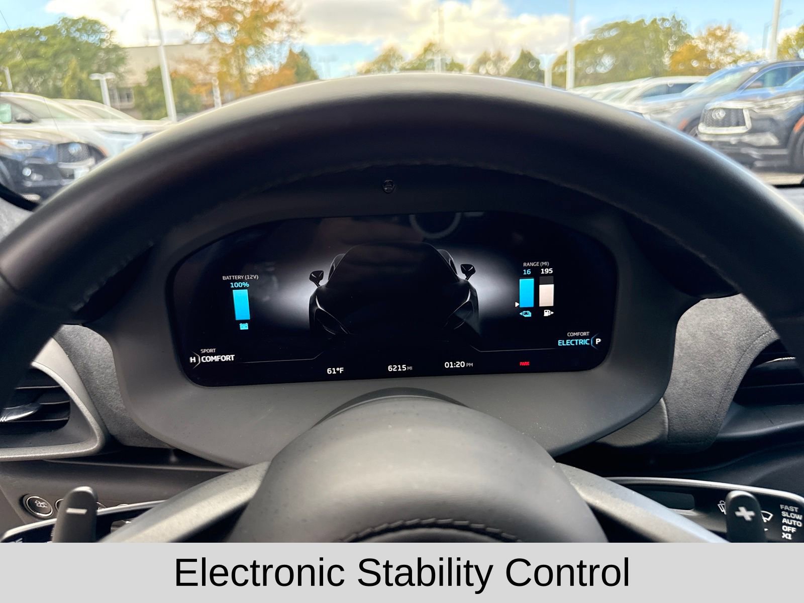 Used 2023 McLaren Artura image 12