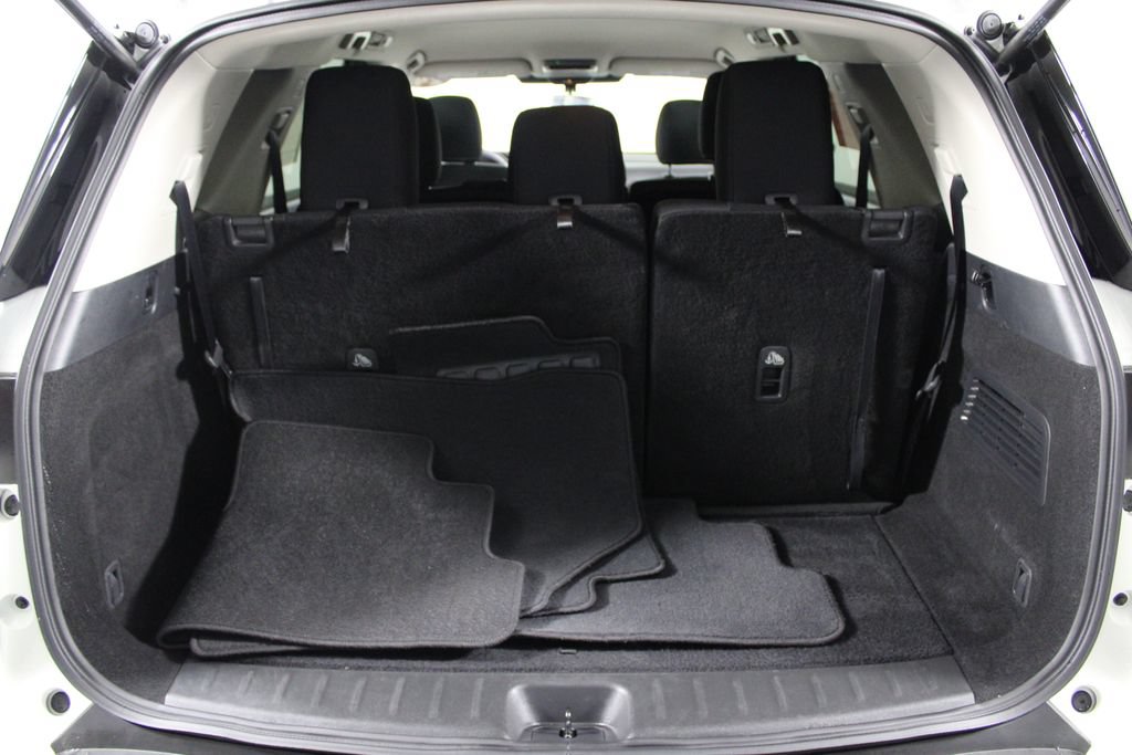 Certified 2024 Nissan Pathfinder SV FWD image 17