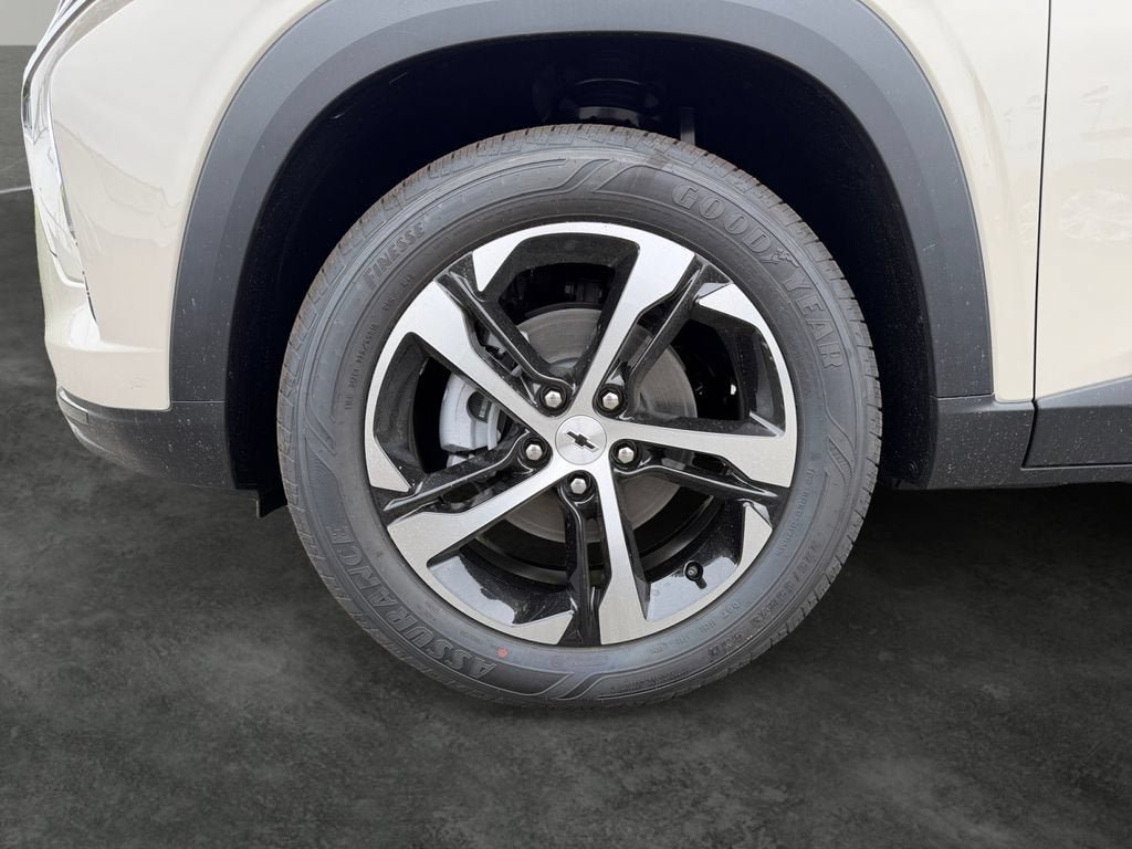 New 2026 Chevrolet Trax RS w/ Driver Confidence Package FWD image 4