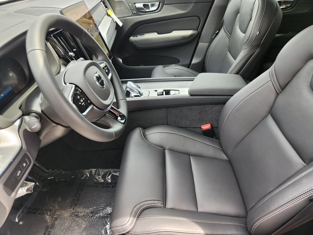 New 2026 Volvo XC60 T8 Ultra w/ Climate Package PRO AWD/4WD image 4