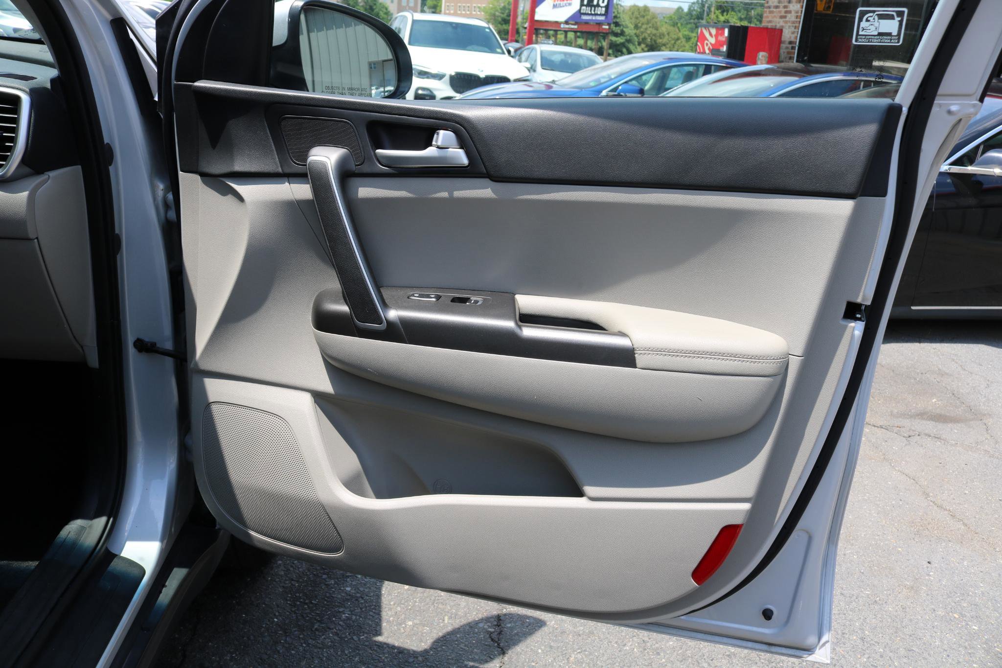 Used 2020 Kia Sportage LX FWD image 41