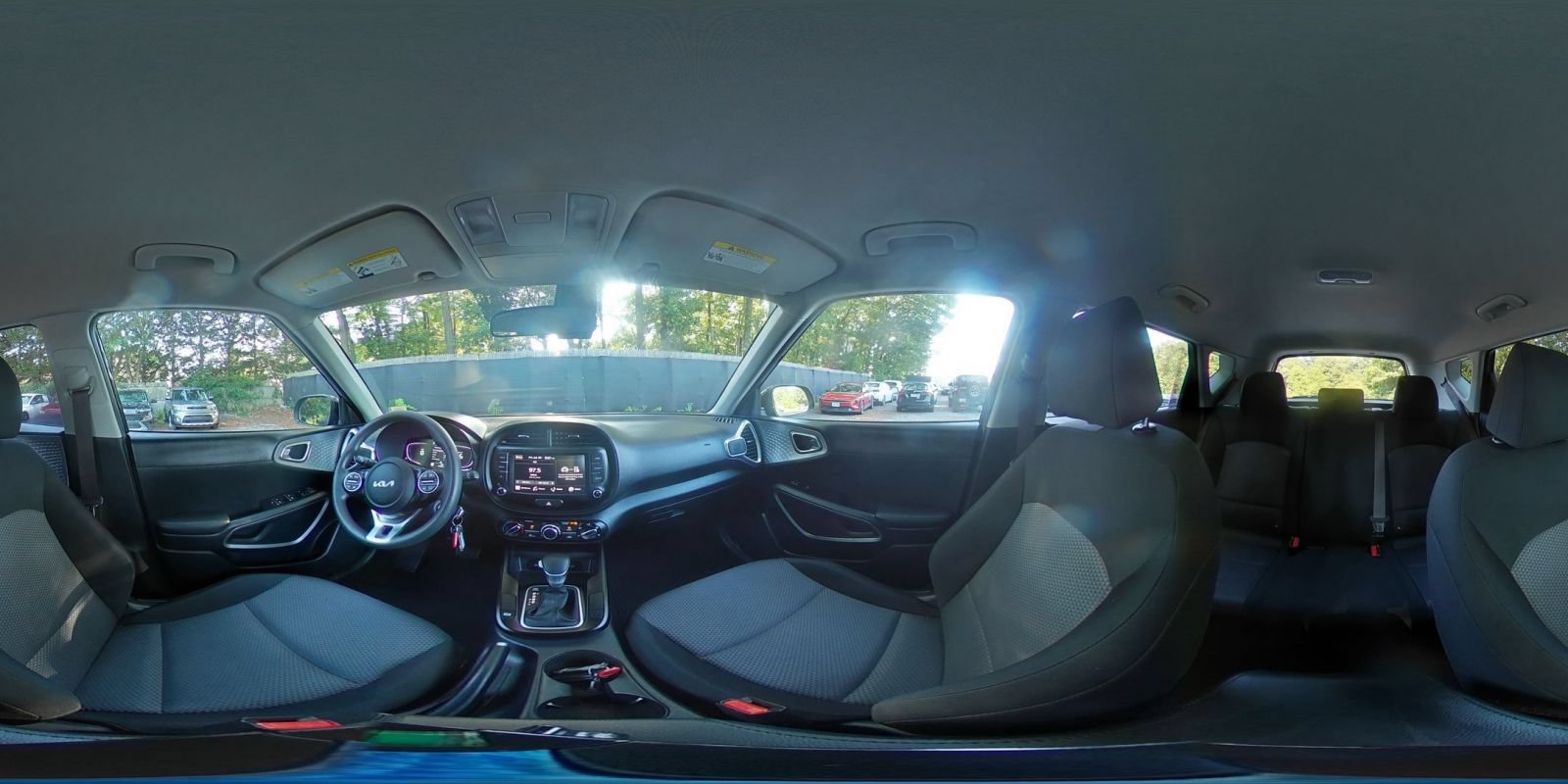 Used 2025 Kia Soul LX w/ LX Technology Package FWD image 40
