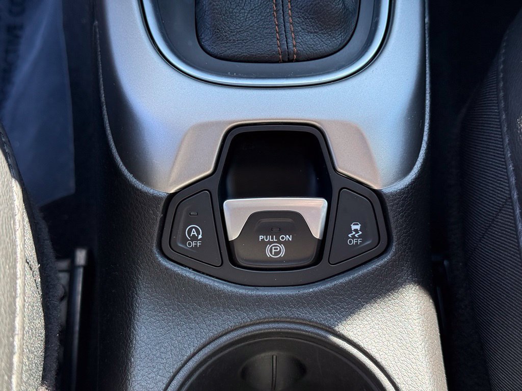 Used 2019 Jeep Compass Latitude w/ Popular Equipment Group AWD/4WD image 17