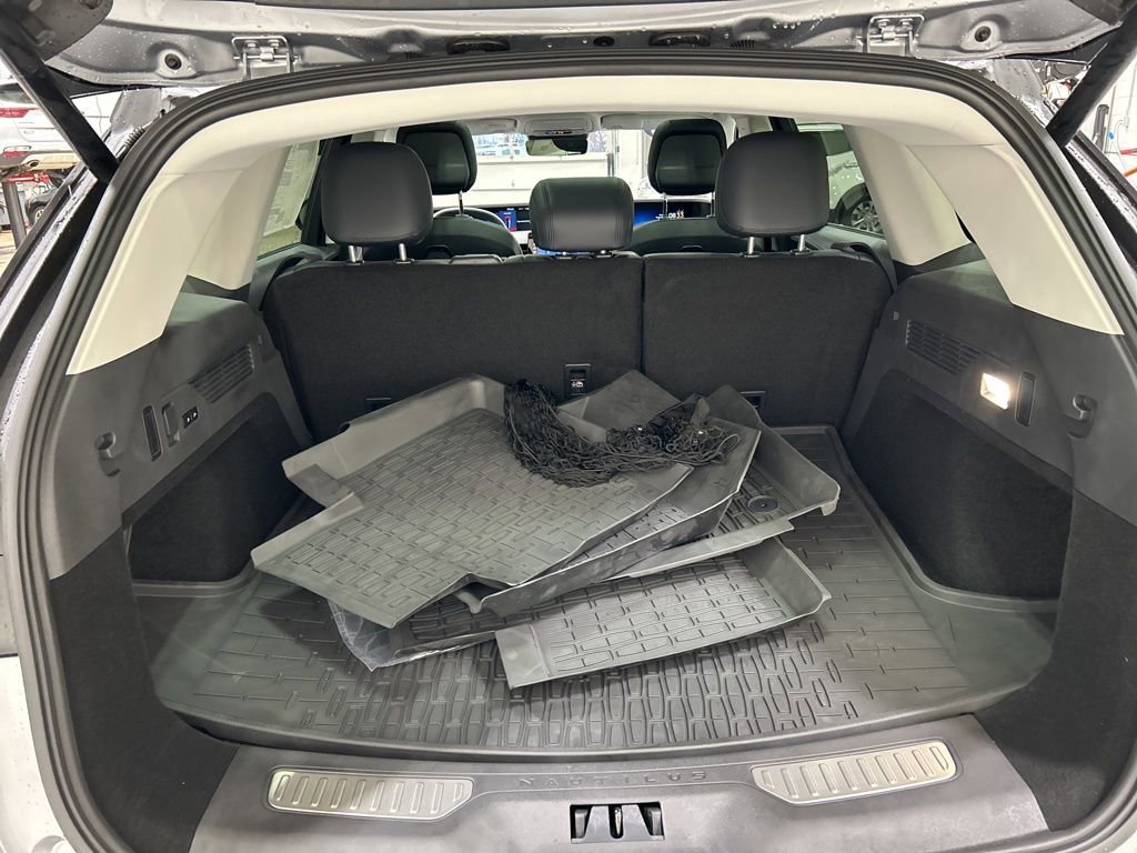 New 2026 Lincoln Nautilus Reserve w/ Jet Appearance Package image 28