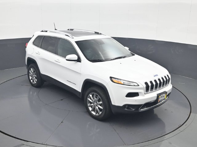 Used 2017 Jeep Cherokee Limited w/ Luxury Group AWD/4WD image 15