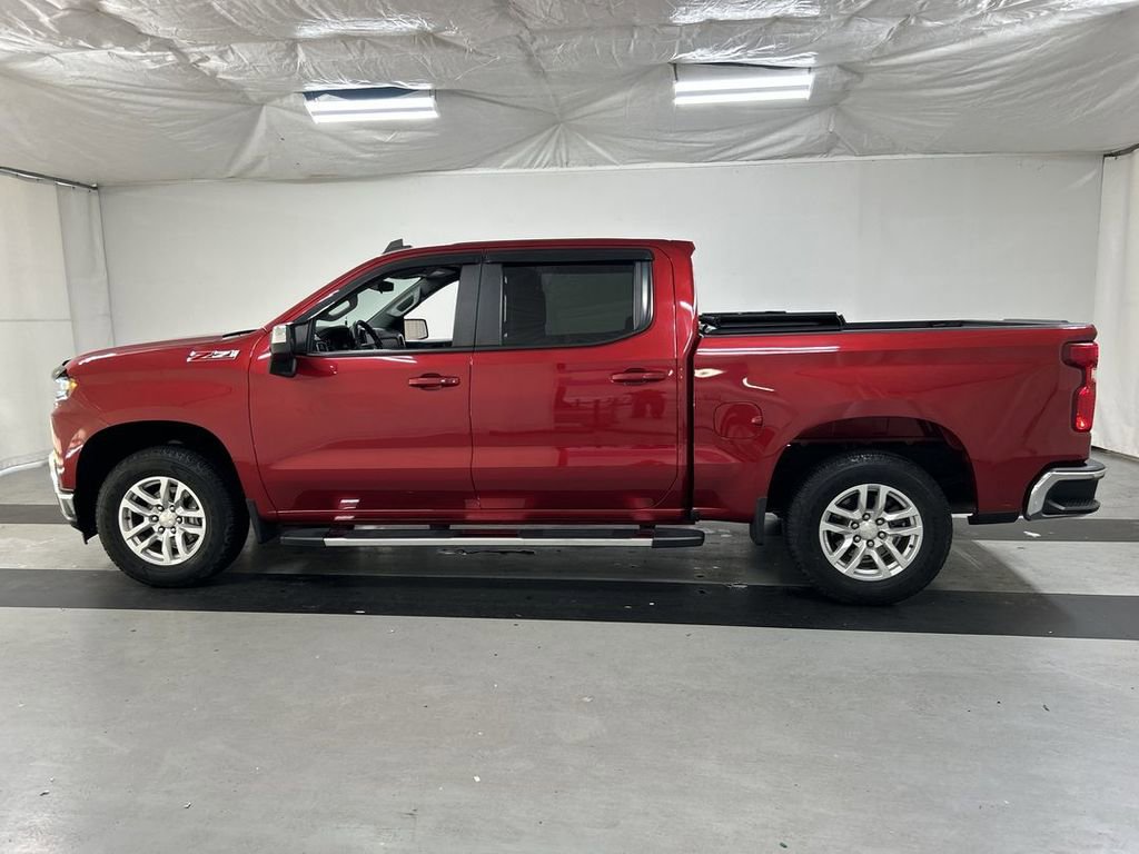 Used 2022 Chevrolet Silverado 1500 LT w/ Z71 Off-Road Package AWD/4WD image 6