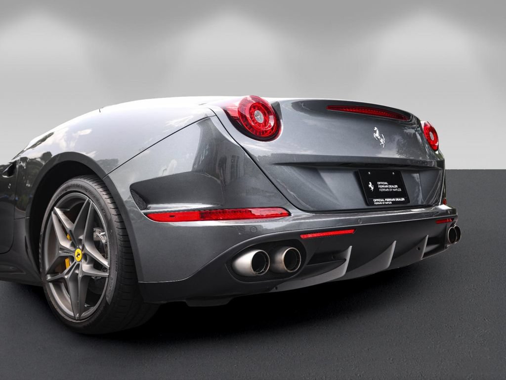 Certified 2016 Ferrari California T RWD image 19