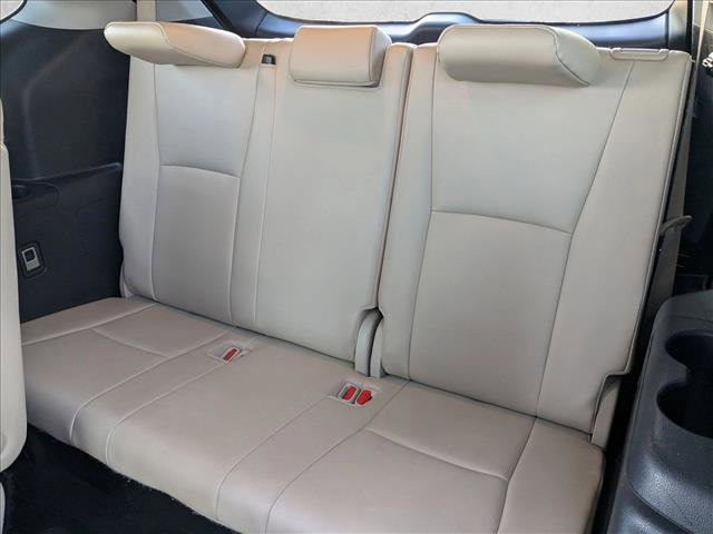 Used 2020 Toyota Highlander XLE image 17