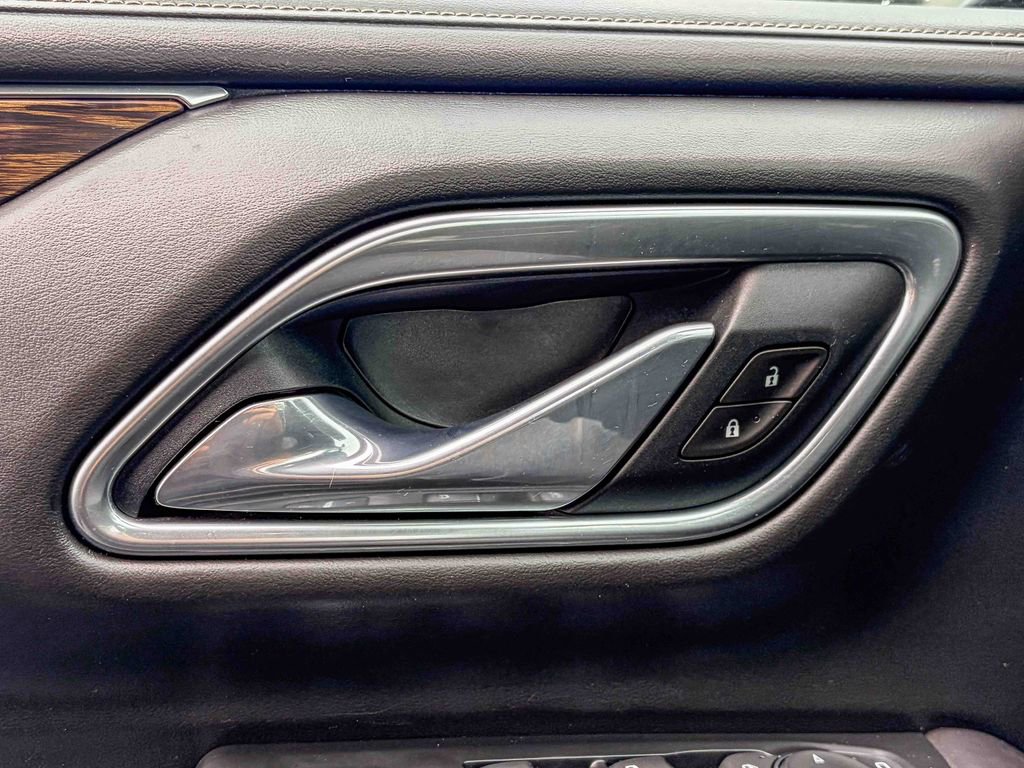 Used 2021 Chevrolet Tahoe Premier w/ Premium Package image 43