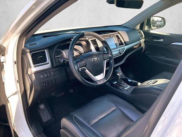 Used 2018 Toyota Highlander XLE image 14