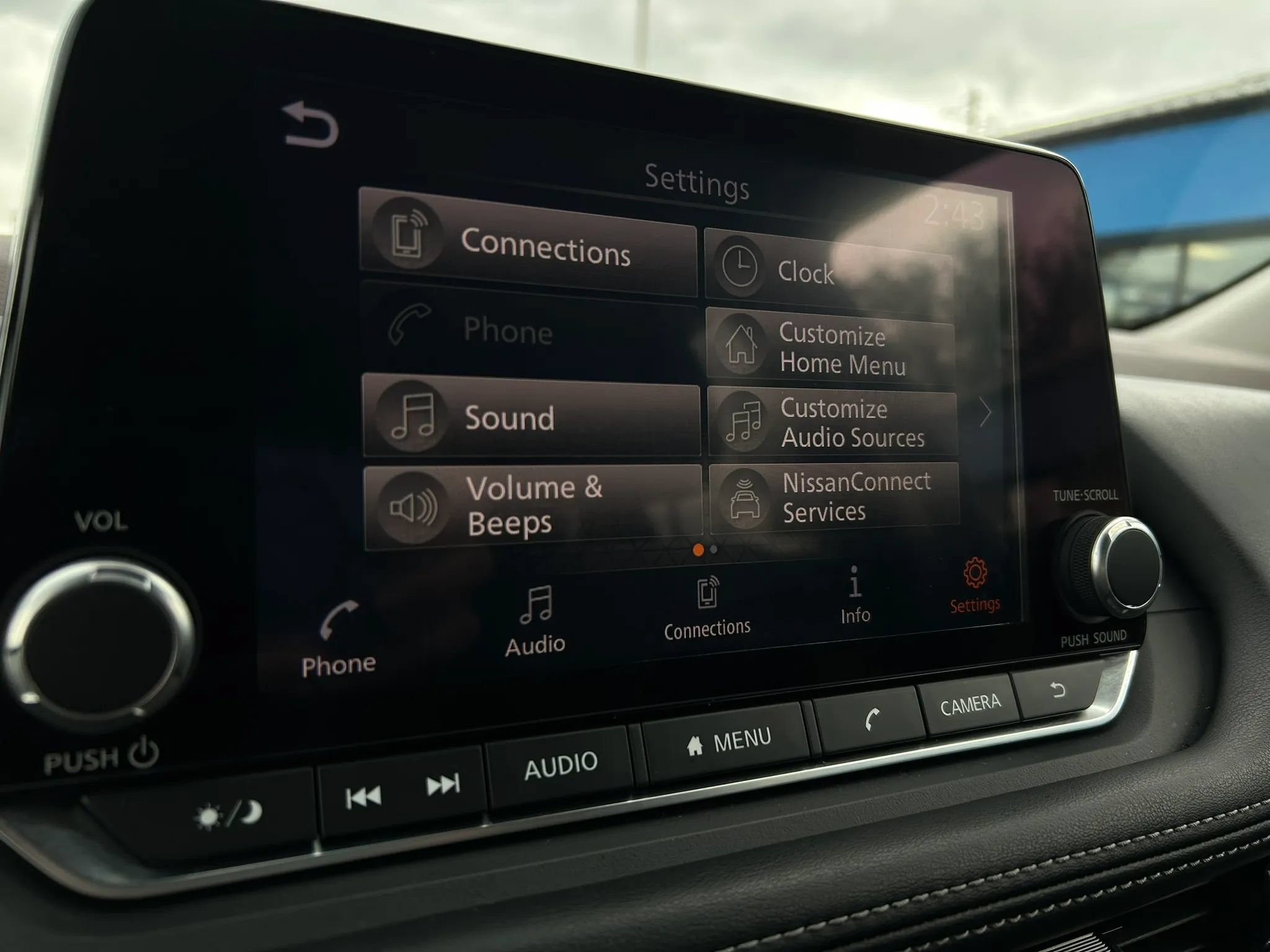 Used 2022 Nissan Rogue SV AWD/4WD image 18