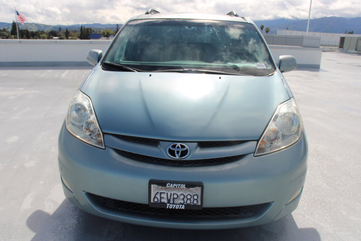 Used 2009 Toyota Sienna XLE image 7