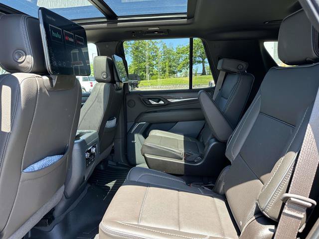 Used 2024 GMC Yukon Denali w/ Denali Reserve Package AWD/4WD image 10