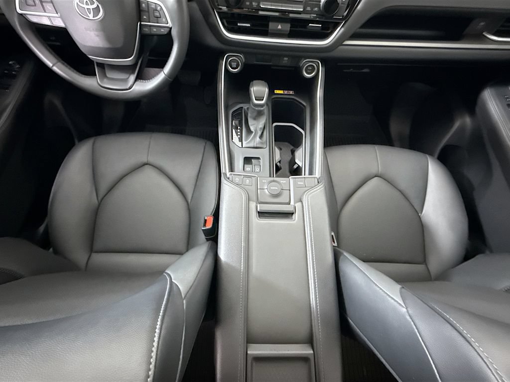 Used 2026 Toyota Grand Highlander FWD image 16