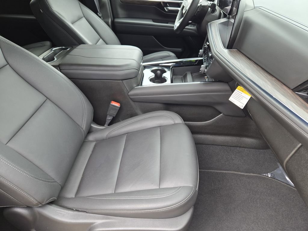 Used 2025 Chevrolet Tahoe Z71 AWD/4WD image 9