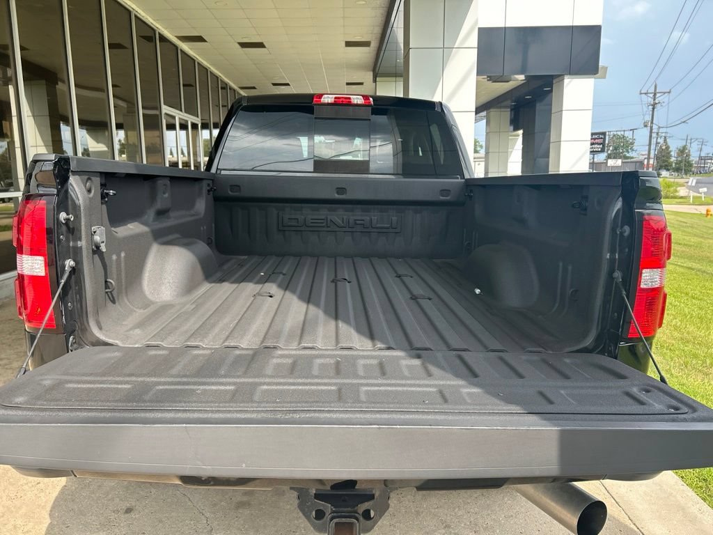 Used 2018 GMC Sierra 2500 Denali w/ Duramax Plus Package AWD/4WD image 12