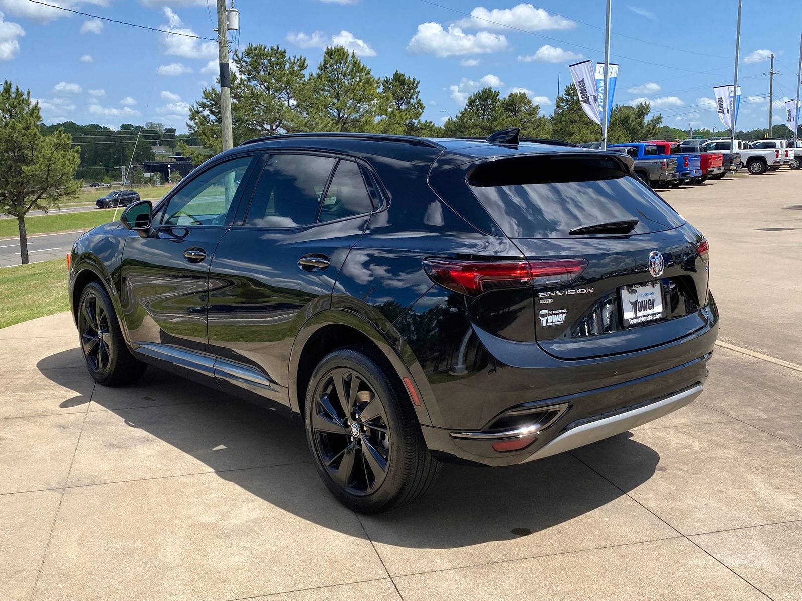 Used 2023 Buick Envision Essence w/ Sport Touring Package image 4