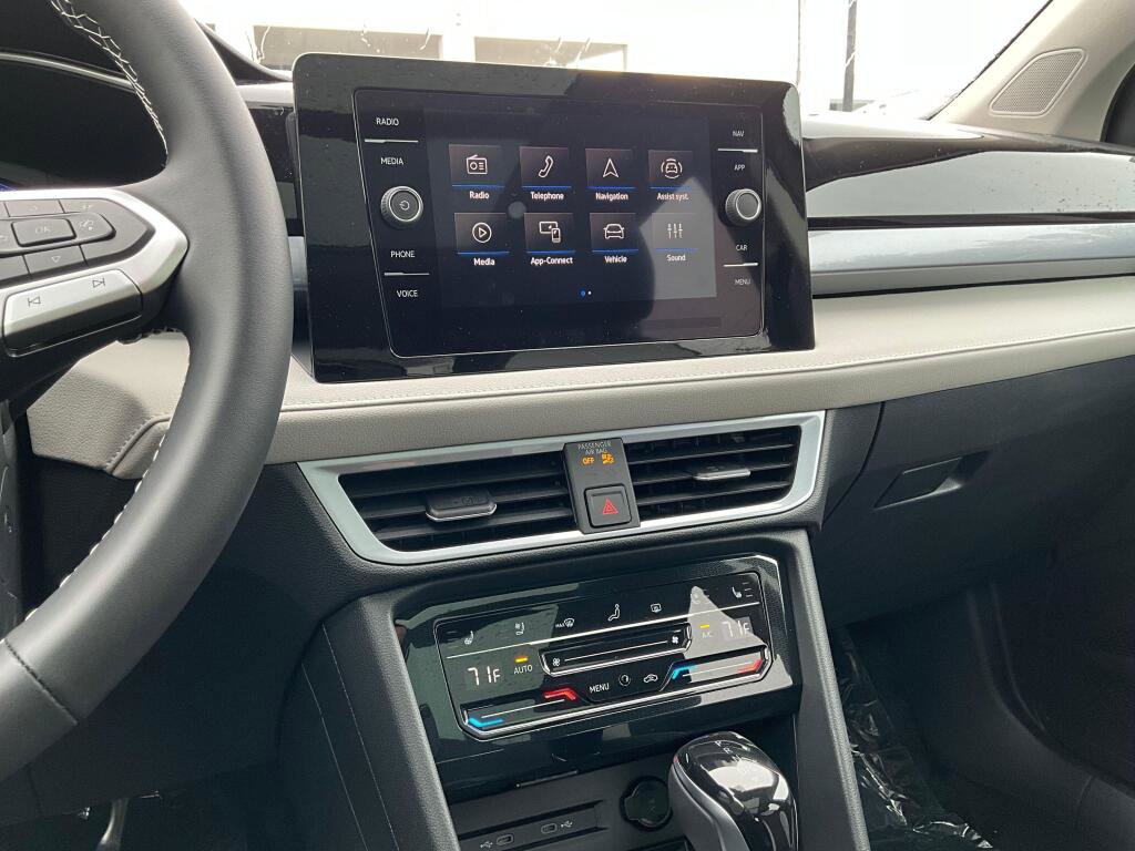 New 2026 Volkswagen Taos SEL image 18