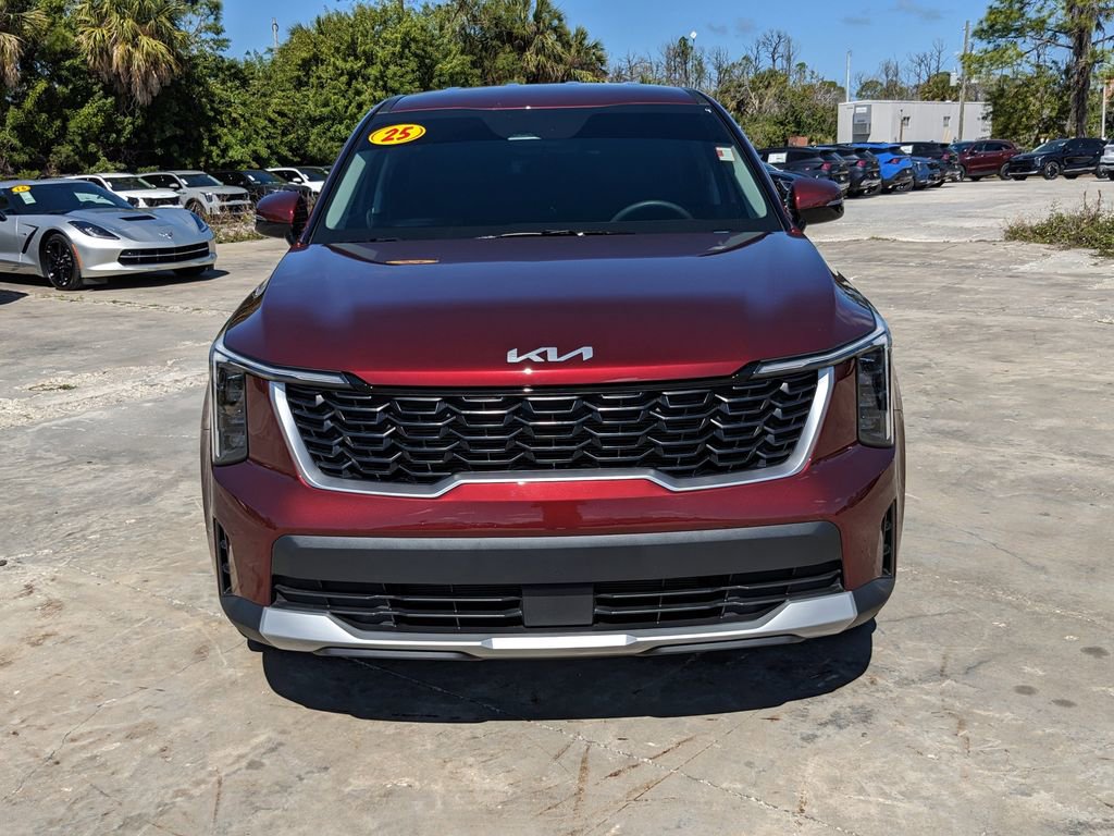 Certified 2025 Kia Sorento LX image 4
