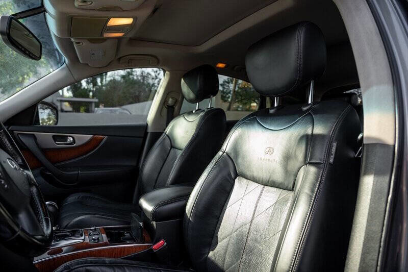 Used 2012 INFINITI FX35 2WD w/ Premium Pkg image 10