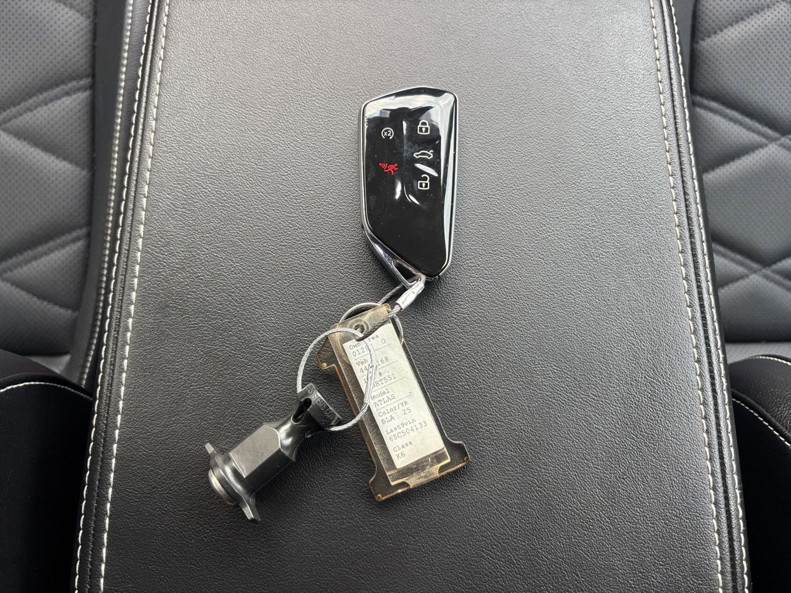 Used 2025 Volkswagen Atlas SE image 23