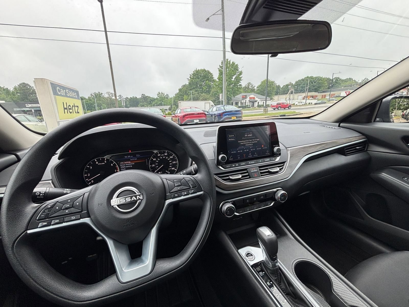 Used 2025 Nissan Altima 2.5 SV FWD image 33