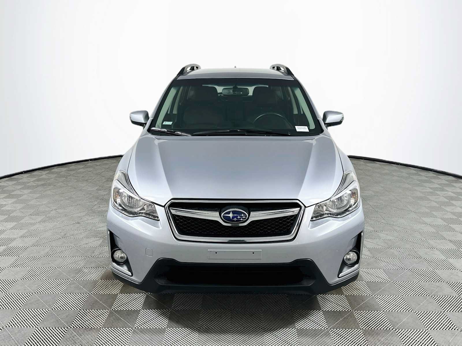 Used 2016 Subaru Crosstrek 2.0i Limited w/ Popular Package #2 AWD/4WD image 2