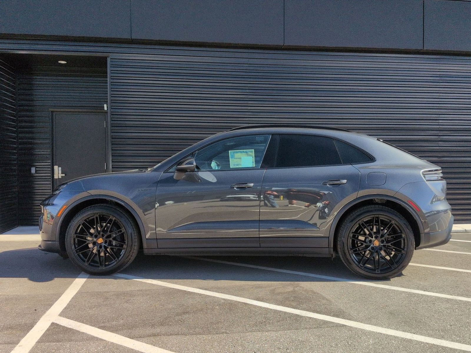 Used 2026 Porsche Macan Electric image 2